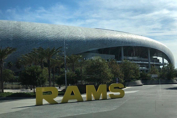NFL Los Angeles RAMS SoFiスタジアムに日本人チアリーダーが初出演！前日リハーサル