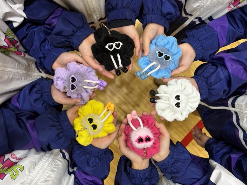 こだわりのチームグッズ紹介ー新百合ヶ丘チアスクール・K-SPARKSさんのお揃い勝ちお守り紹介ー